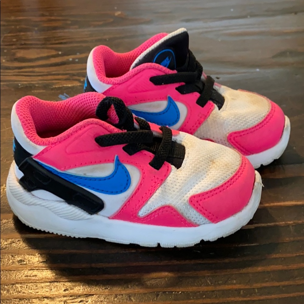 Nike Toddler Victory “Running” Shoes - US 5C